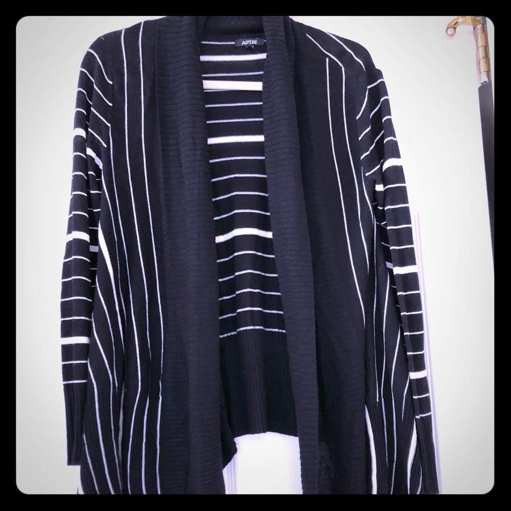 Chic Soft Black and White Sweater